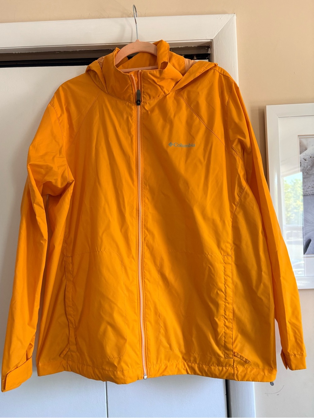 Woman’s Columbia Yellow Hooded Packable full zip Windbreaker 2x